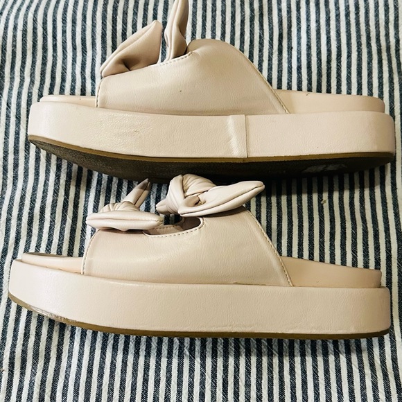 ShuShop- Kiki. Blush  Bow Slide Sandals. Like new. - Picture 9 of 11